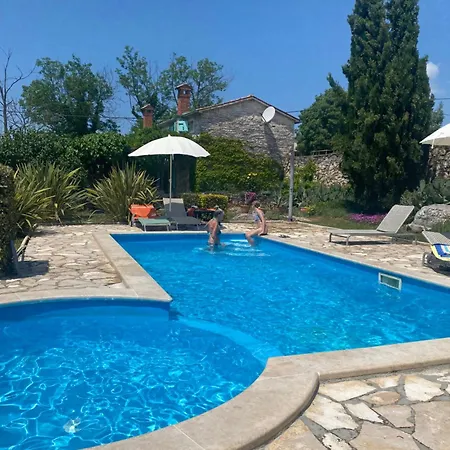 Domos Selene Casa Delle Fate * Tinjan